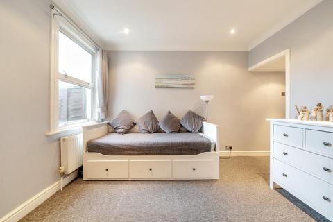 12 Newtown Road, Denham, Uxbridge, UB9 4BE