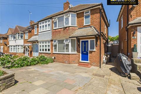 65 Deepdene, Potters Bar, EN6 3DG