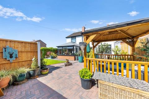 4 bedroom semi-detached house for sale, Stone Cross Lane North, Lowton, WA3