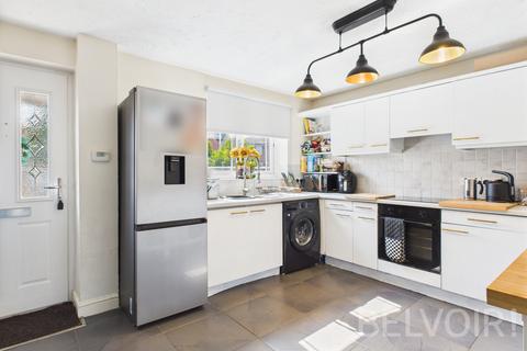 4 Guests Close, Donnington, Telford, TF2 7RW