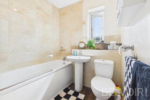 4 Guests Close, Donnington, Telford, TF2 7RW