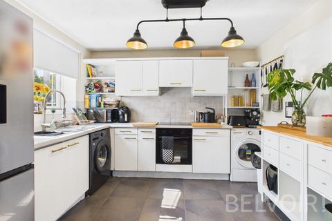 4 Guests Close, Donnington, Telford, TF2 7RW