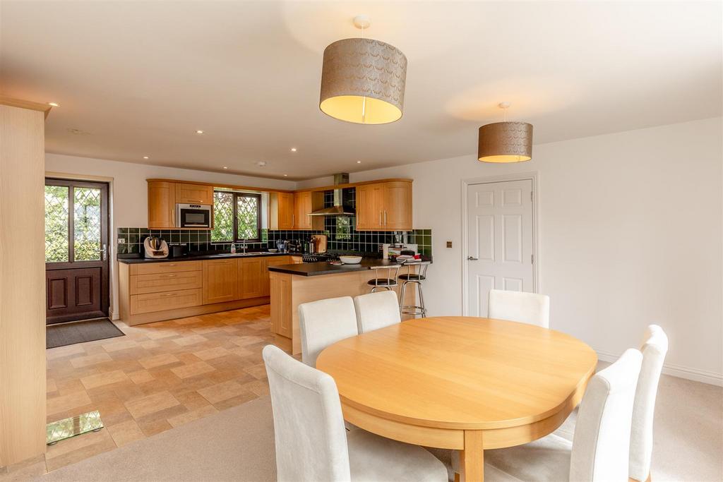 Tudor Lodge, Henbury Dining Area 3.jpg