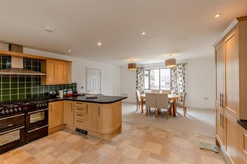 4 bedroom detached house for sale, The Close, Bristol BS10
