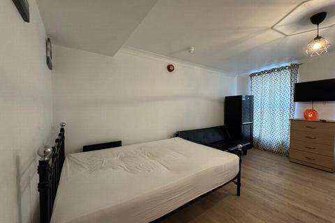 Studio to rent, Goswell Road, London EC1M