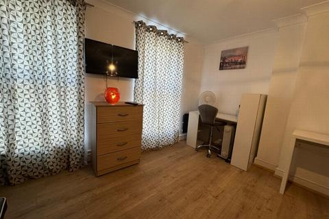 Studio to rent, Goswell Road, London EC1M