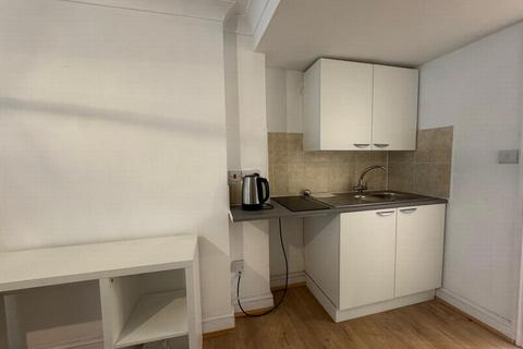 Studio to rent, Goswell Road, London EC1M
