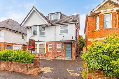 6 bedroom detached house for sale, Richmond Park Crescent, Bournemouth BH8