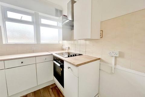 2 bedroom flat for sale, Nyewood Lane, West Sussex PO21