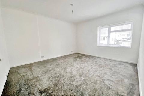 2 bedroom flat for sale, Nyewood Lane, West Sussex PO21