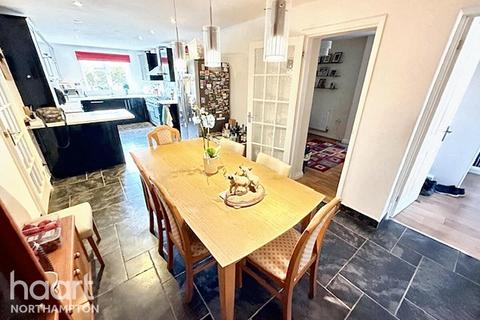 5 bedroom detached house for sale, South Copse, Northampton