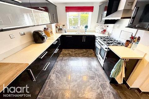 5 bedroom detached house for sale, South Copse, Northampton