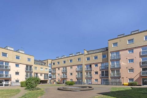 1 bedroom flat to rent, Wooldridge Close, Feltham TW14