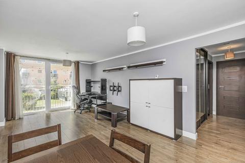 1 bedroom flat to rent, Wooldridge Close, Feltham TW14