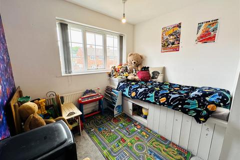 18 Foxhill Road, Thorne, Doncaster, DN8 5QA