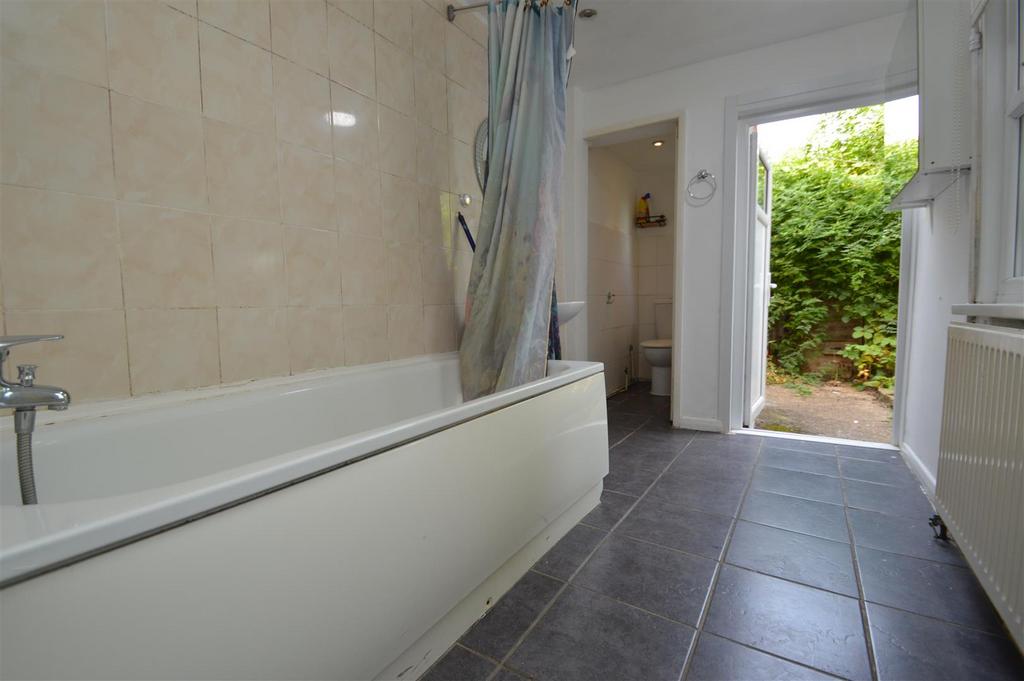 Bath2.JPG