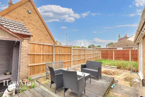 2 bedroom detached bungalow for sale, The Avenue, Lowestoft