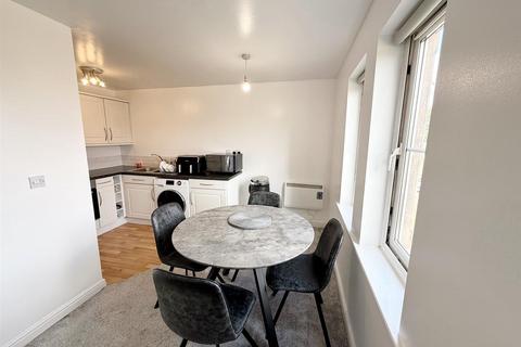 2 bedroom flat for sale, Blue Cedar Drive, Streetly, Sutton Coldfield