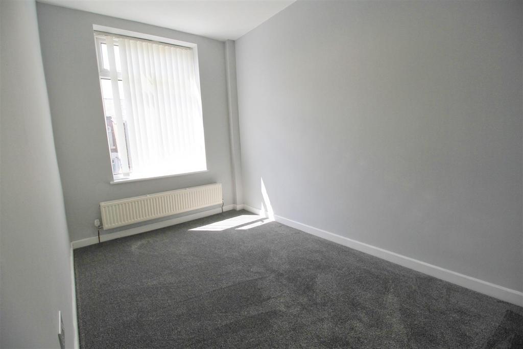 Bedroom 1.jpg
