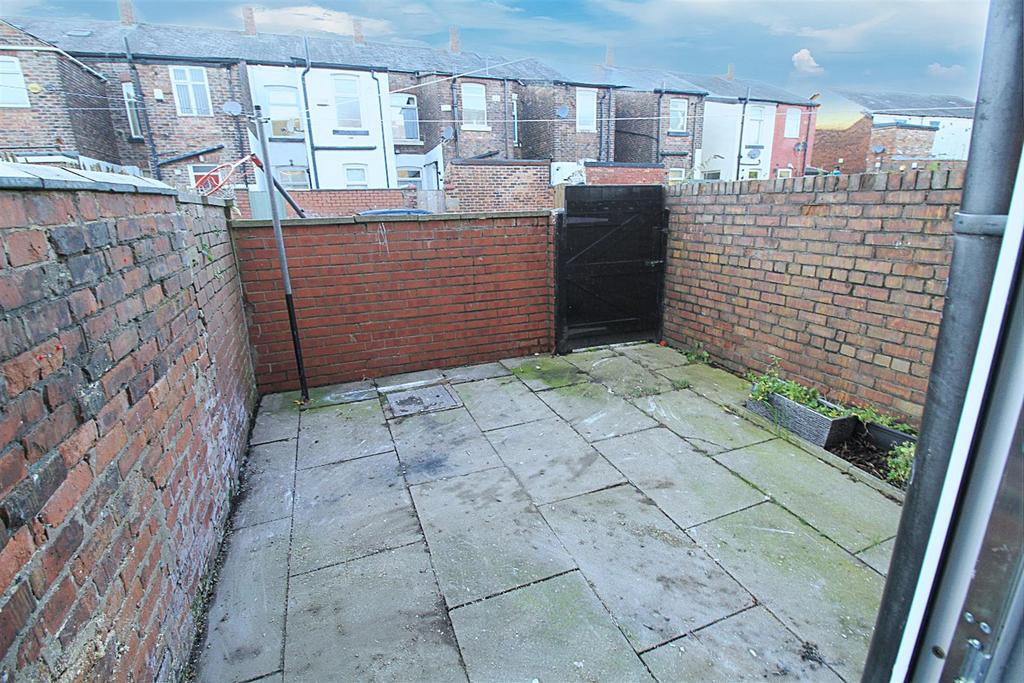 Rear yard.jpg