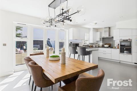 3 bedroom end of terrace house for sale, Mobbs Close, Stoke Poges, Buckinghamshire, SL2