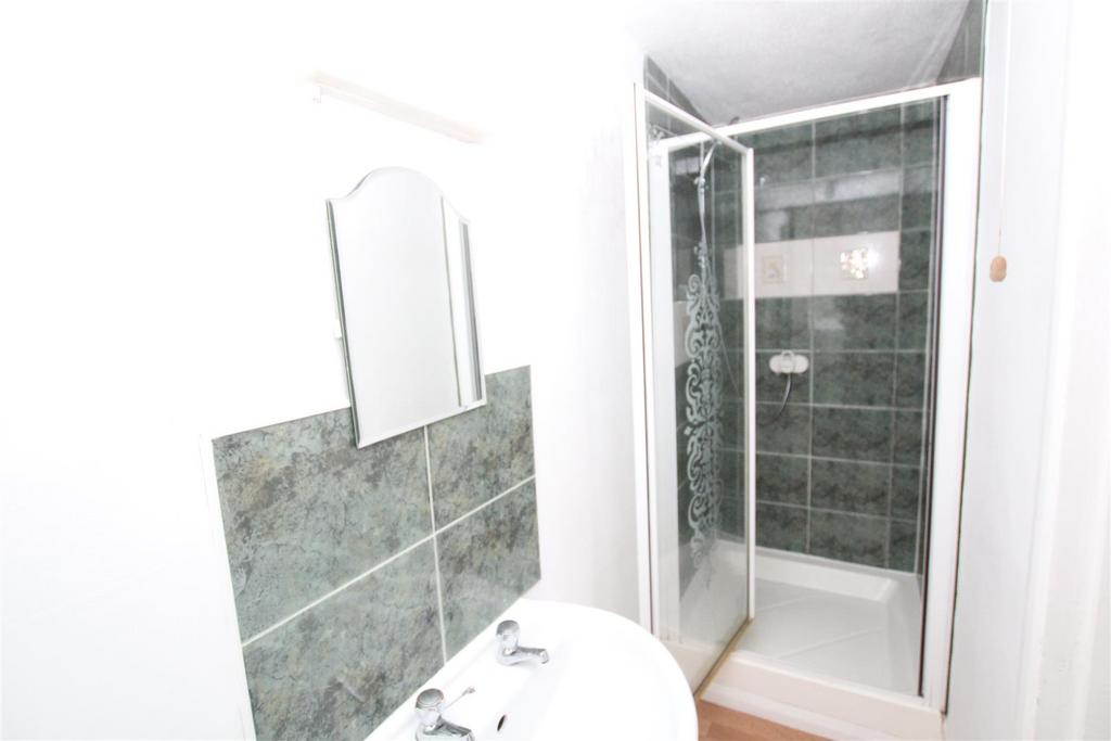 Bathroom.JPG