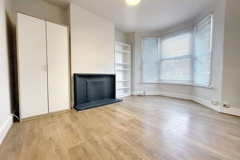 3 bedroom terraced house for sale, Mill Avenue, Uxbridge, UB8