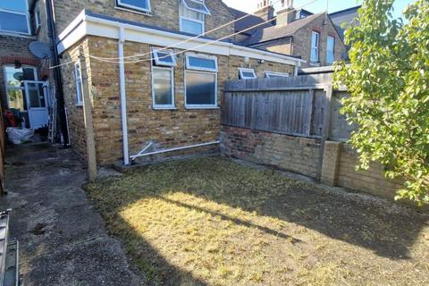 3 bedroom terraced house for sale, Mill Avenue, Uxbridge, UB8