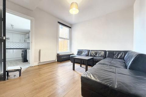 3 bedroom terraced house for sale, Mill Avenue, Uxbridge, UB8