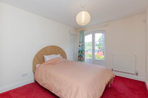 1/3 Powderhall Brae, Edinburgh, EH7 4GD