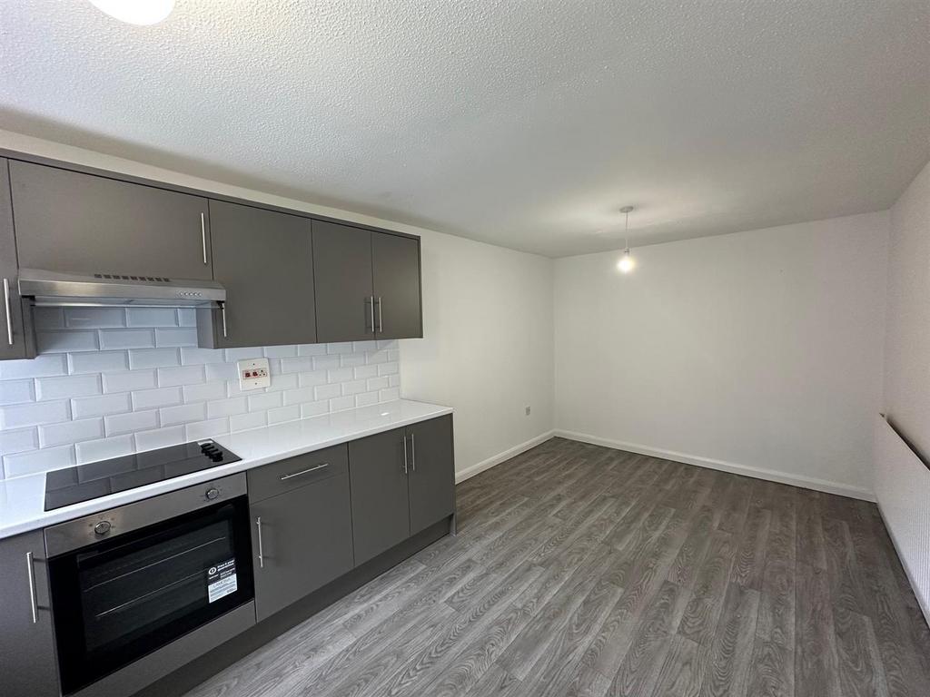 Kitchen 5.jpg