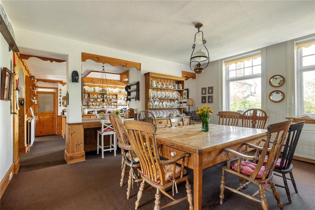 Kitchen/ Dining