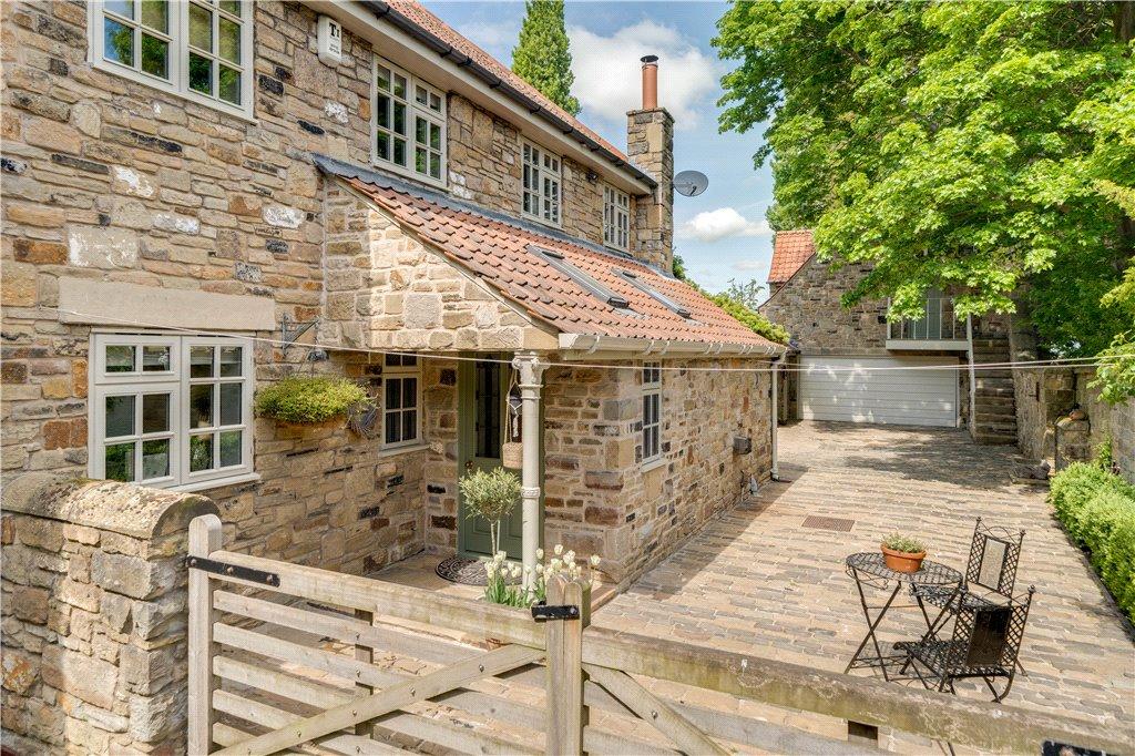 Rear Courtyard
