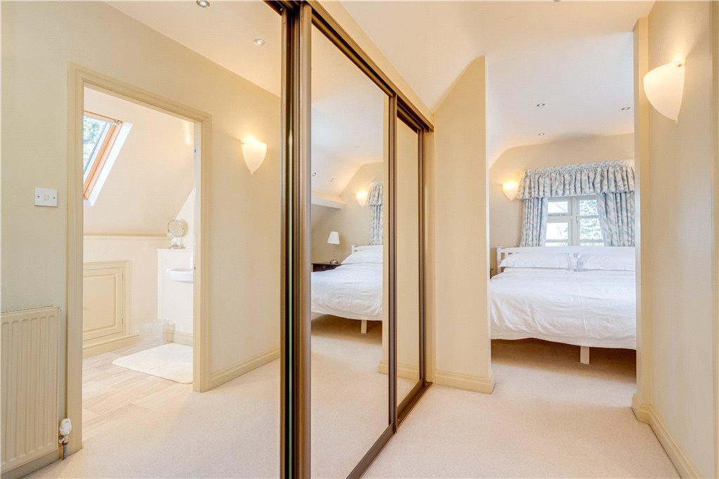 Lodge- Dressing Room