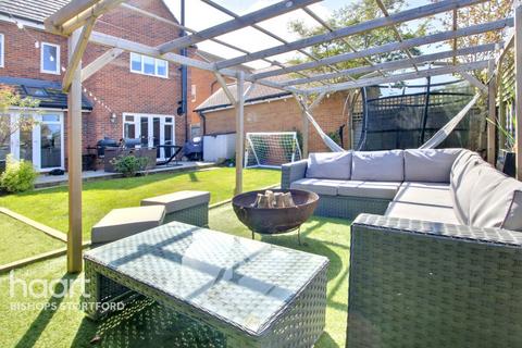 5 bedroom detached house for sale, Stansted CM24