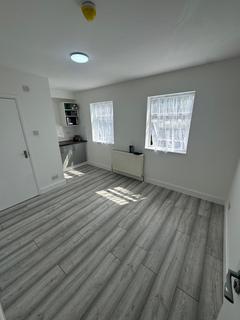 4 bedroom terraced house to rent, London, E6