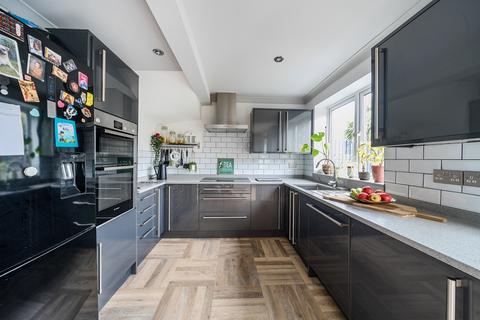undefined, Love Lane, Morden SM4