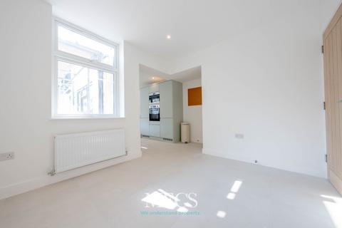 6 bedroom semi-detached house to rent, Pargeter Street, Walsall, West Midlands, WS2 8RP