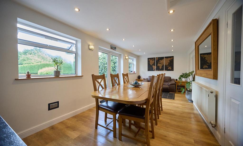 Living/Dining Area
