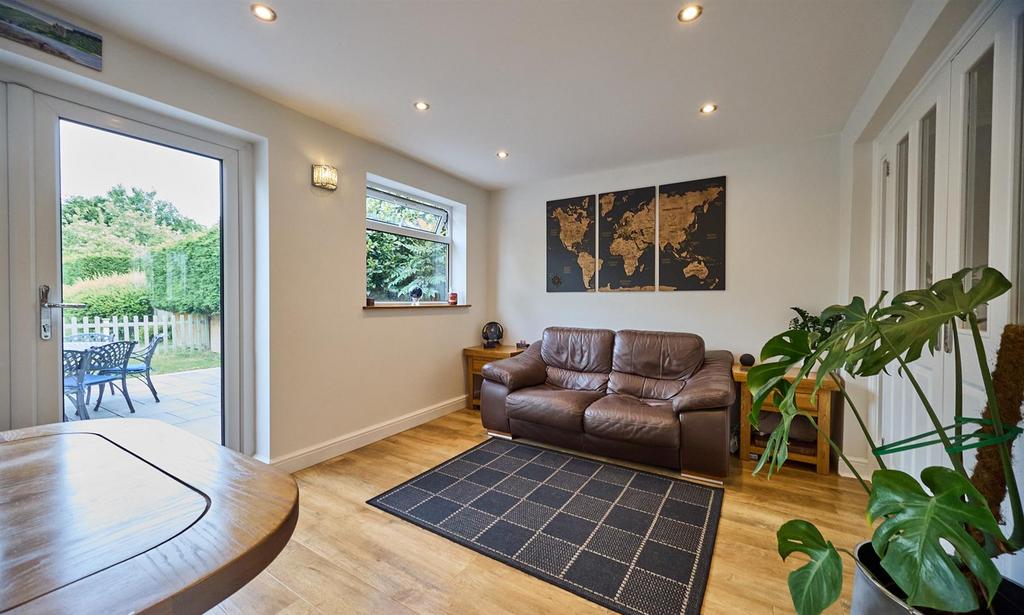 Living/Dining Area