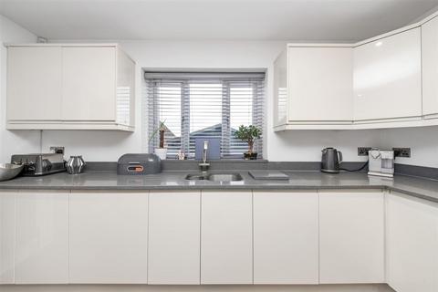 2 Crummock Way, Barnsley, S71 5EB