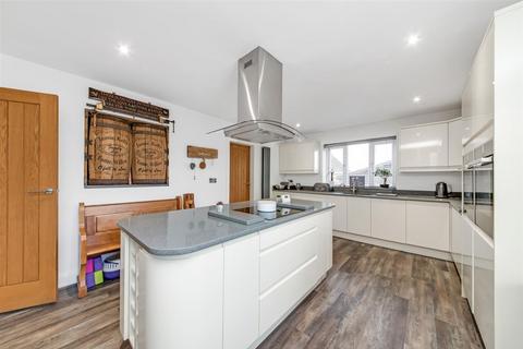 2 Crummock Way, Barnsley, S71 5EB