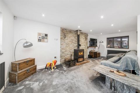 2 Crummock Way, Barnsley, S71 5EB