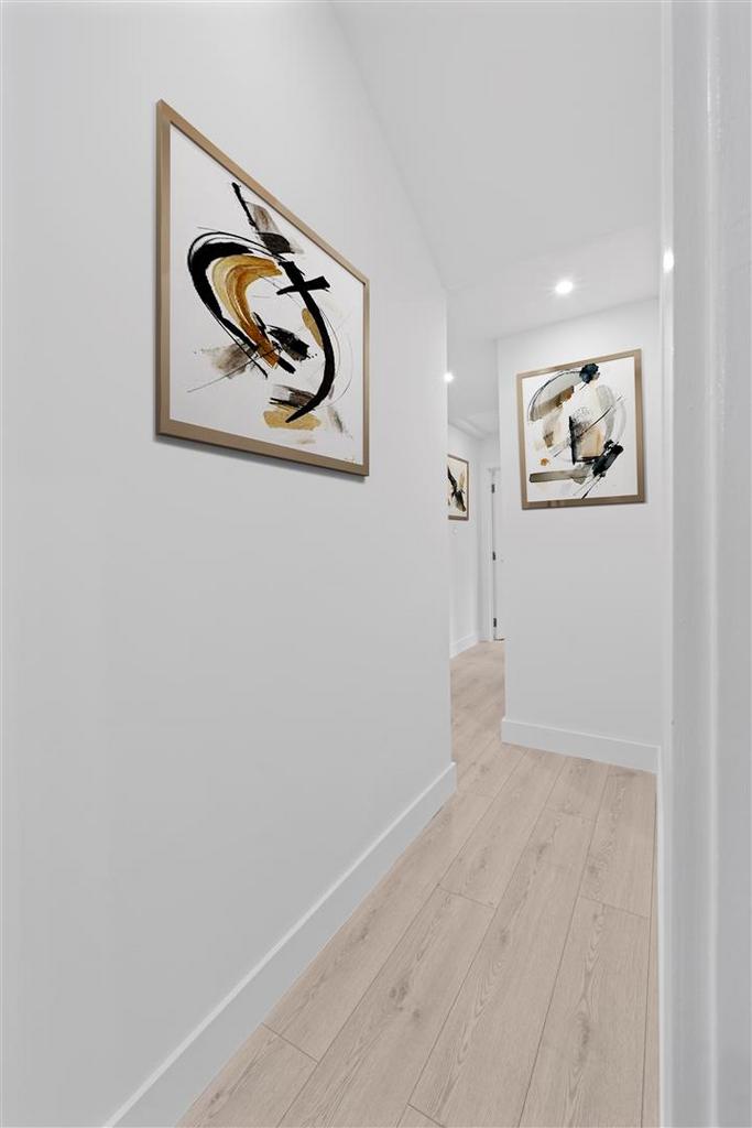 8 B Wycliffe Street-10.jpg