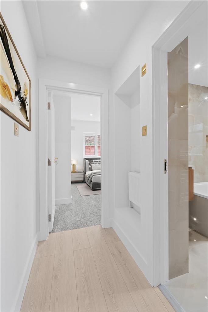8 B Wycliffe Street-11.jpg