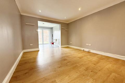3 bedroom semi-detached house to rent, Trewarden Avenue, Iver, SL0