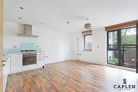 2 bedroom flat to rent, Buckhurst Way, Buckhurst Hill