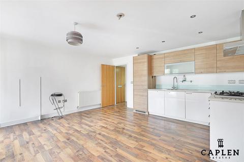 2 bedroom flat to rent, Buckhurst Way, Buckhurst Hill