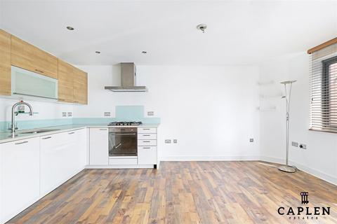 2 bedroom flat to rent, Buckhurst Way, Buckhurst Hill
