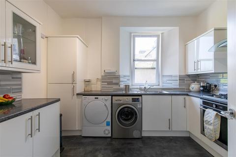 3 bedroom flat for sale, Scott Street, Perth
